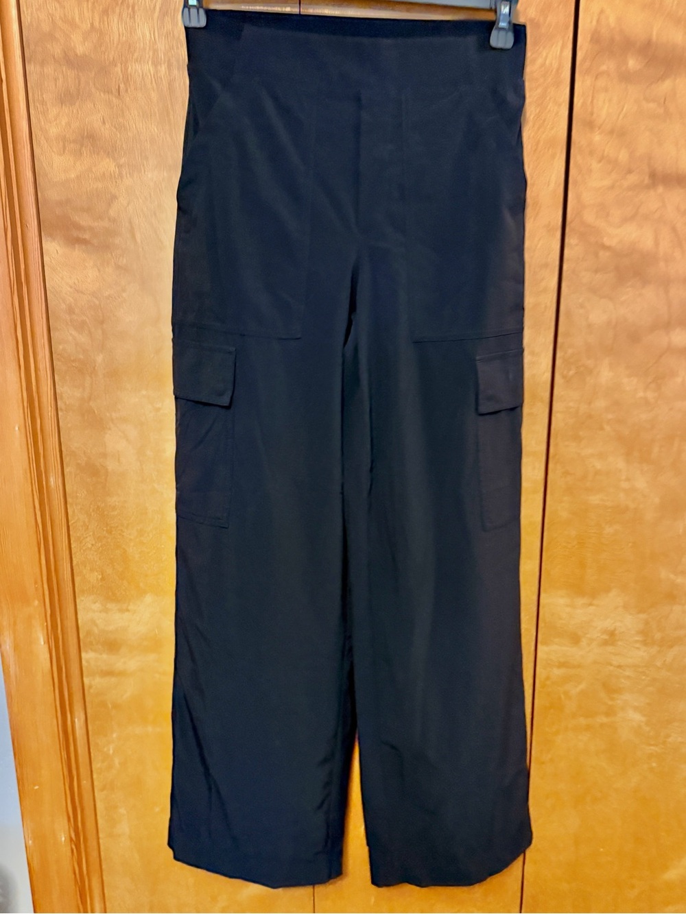 Athleta Black Wide-Leg Cargo Pants Size 4